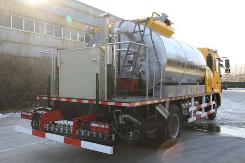 青海地區質量卓越的全自動瀝青灑布車直銷與專業建筑工程機械設備租賃服務